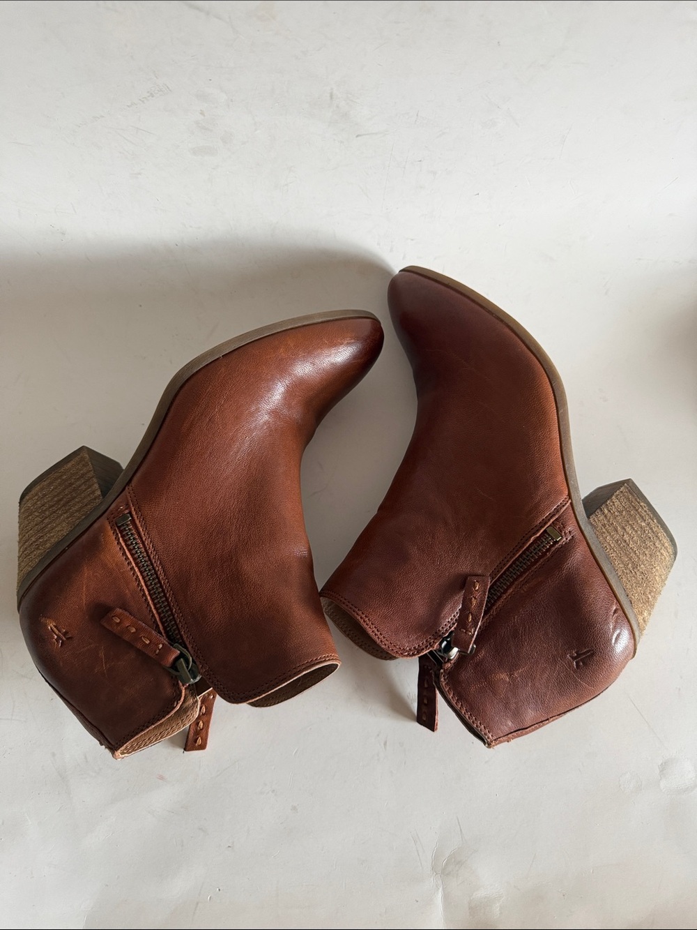 Frye Judith Cognac/Whiskey Brown Double Zip Western Ankle Bootie size 7.5 - Picture 6 of 10